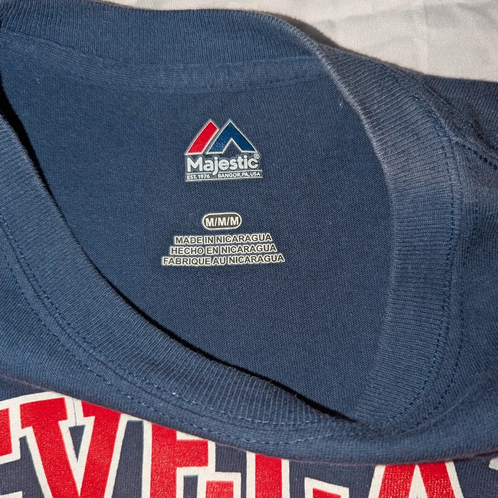 Majestic‎ Men's Medium Cleveland Indians Graphic Print T-shirt